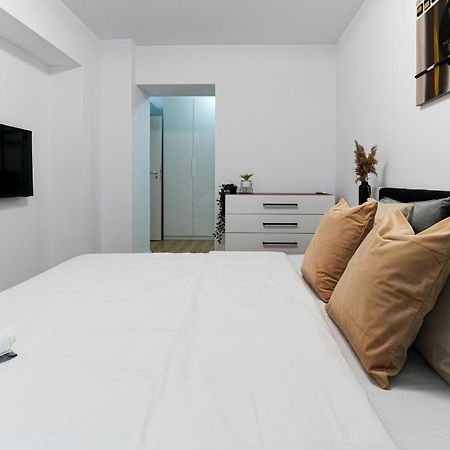 Sandra - Park-View Apt With Balcony & Parking Bükreş Dış mekan fotoğraf